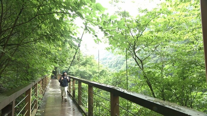 抱返り渓谷(秋田・仙北市)