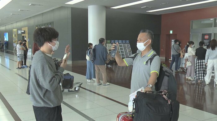 3年半ぶりの親子の再会に笑顔