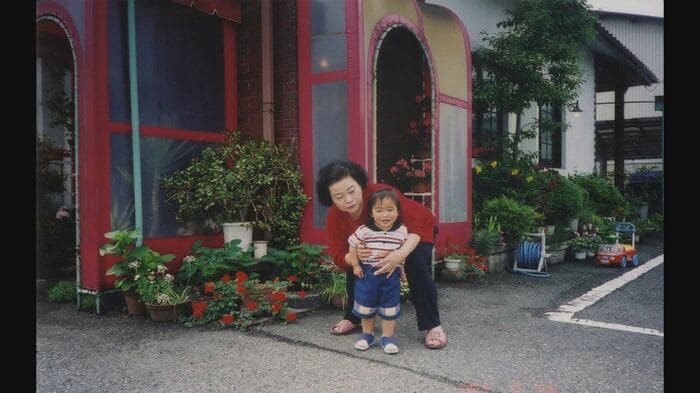 母の弥生さんと沙弥さん