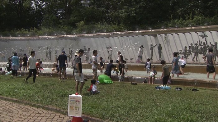 お盆休み2日目 観光地閑散 いつもと違う北海道、沖縄は?