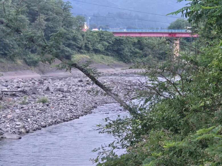 【続報】川遊びをしていた高校1年生（15）が流され死亡　友人3人と一緒に…コンクリート製のブロックから川に飛び込む｜FNNプライムオンライン