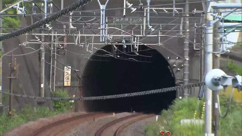 JR東日本 保守用車の事故が5件相次ぐ　8月には過積載状態で追突し作業員8人負傷｜FNNプライムオンライン