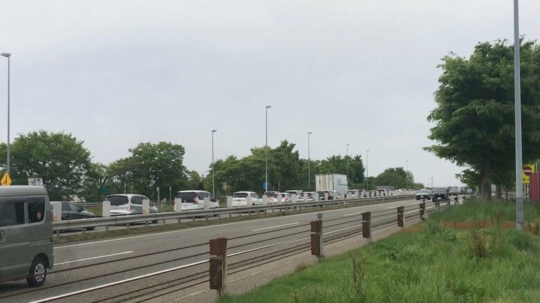 ≪続報≫約3時間半ぶり通行止めを解除 北陸道で多重事故発生で1人搬送 前日にも6台絡む事故　新潟｜FNNプライムオンライン