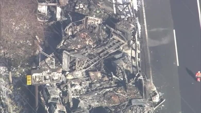 ≪交通情報≫関越自動車道で計60台超が絡む多重事故　28日午後に全区間の通行止めを解除へ　新潟｜FNNプライムオンライン