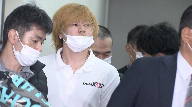 風営法違反の現行犯で逮捕された店長の樋口剛容疑者(27)(14日 新宿署)