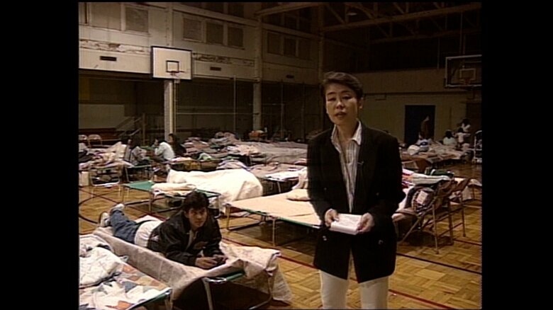 取材に当たる安藤優子キャスター