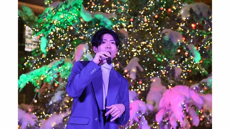 自身も作詞を手がけた「MUSIC WONDER」をクリスマスアレンジで生歌唱する松下洸平