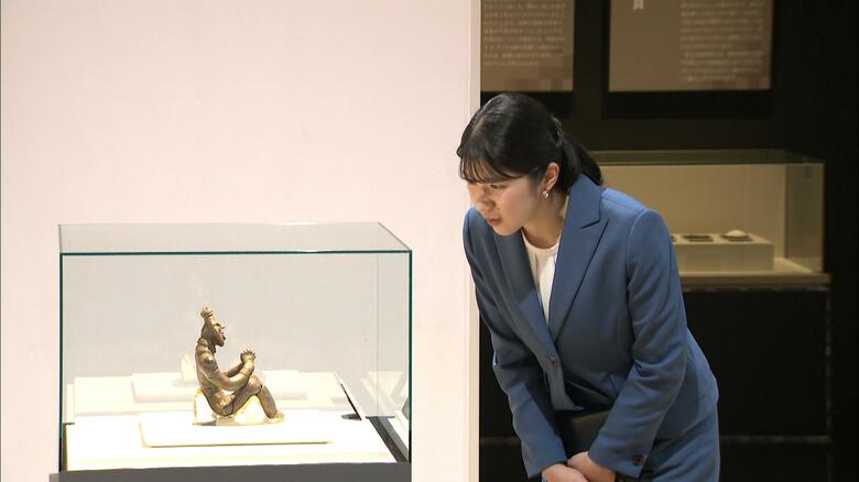 「合掌土偶」をご鑑賞（青森・八戸市　12日）