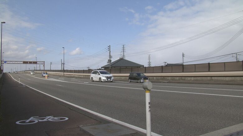 脱落事故があった跨線橋