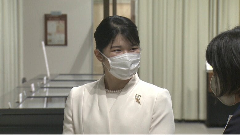 初の単独公務で「夢見る光源氏」展を鑑賞された　国立公文書館　5月11日