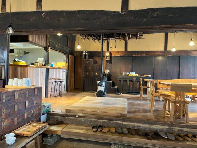 村外の人と地元の人を繋ごうとオープン