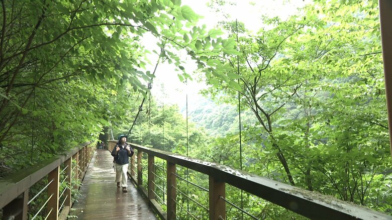 抱返り渓谷（秋田・仙北市）