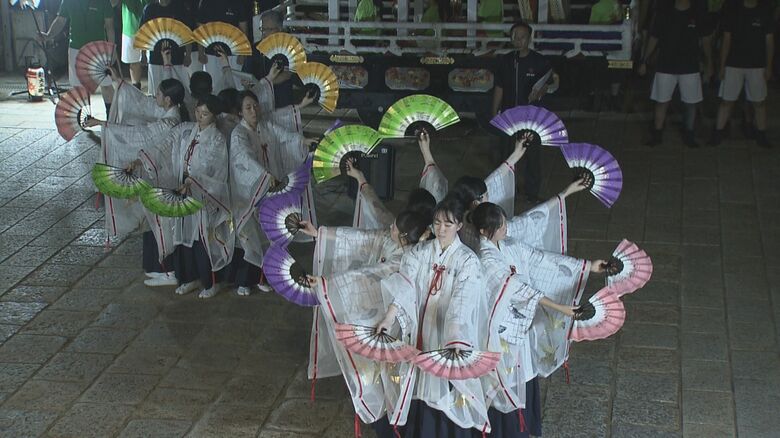 女性陣による詩舞