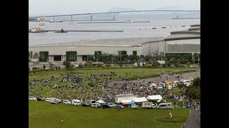 東京臨海広域防災公園で行われた“反ワクチン”集会
