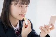 【調査結果】普段メイクをする小中学生は約7割！中学生の4割近くが「毎日学校へメイクしていく」と回答、学校でメイクに関するルールがあるのは73.8％
