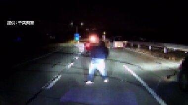 クロスレンチで車の窓ガラス割り…運転手の男性殴ったか　バス運転手（57）逮捕　交通ト…