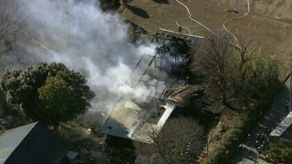 木造2階建て住宅が全焼　ケガ人なし　埼玉・本庄市