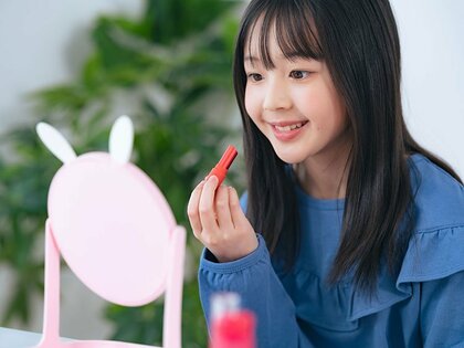 【調査結果】メイクをすることがある小中学生は64%で昨年より増加。人気のコスメは「rom&nd」と「CANMAKE」