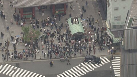 GWの観光地を空から“にぎわい”撮影　出国ラッシュで長い行列も