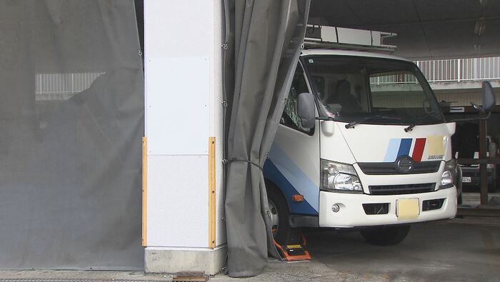 押収されたごみ収集車