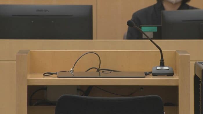 被告は起訴内容を認め　被害児童に謝罪