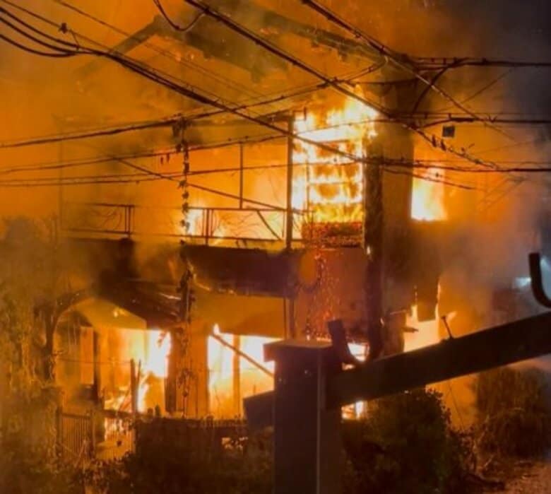 【速報】木造住宅の火災で1人死亡　焼け跡から遺体　70代男性と連絡取れず身元確認中 　神戸市｜FNNプライムオンライン
