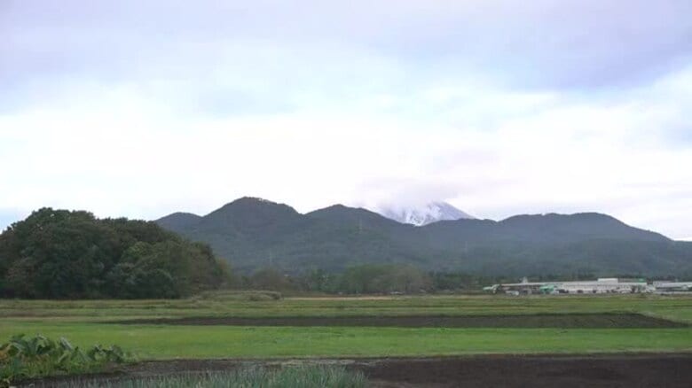 岩手山「初冠雪」　平年より8日遅く2024年より1日遅い観測　岩手県｜FNNプライムオンライン