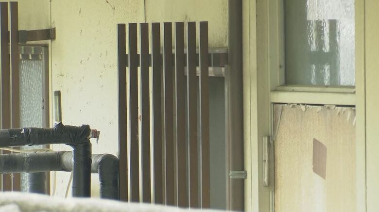 元妻に頼まれ殺害か　46歳の男を嘱託殺人の疑いで再逮捕　不明金発覚で無理心中を図ったか　元妻の勤務先が警察に相談　親子3人死傷事件　長女の殺害容疑でも先に逮捕｜FNNプライムオンライン