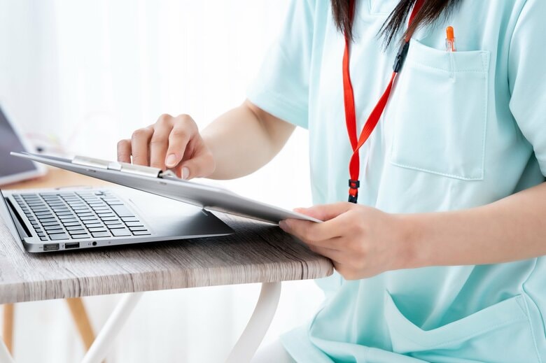 マダニに噛まれたら病院へ（画像はイメージ）