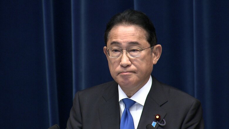 岸田首相の記者会見の様子（14日午前）