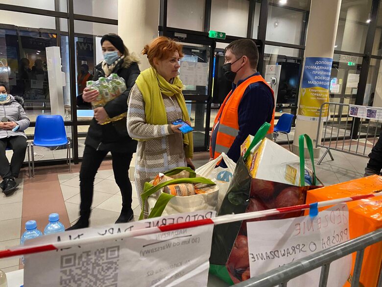 ワルシャワでも自治体をあげて避難民を受け入れている