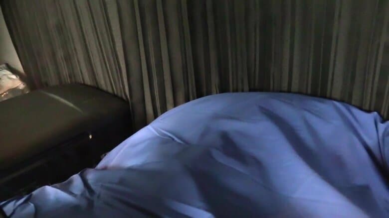 トラックの中で布団を敷いて寝ることも