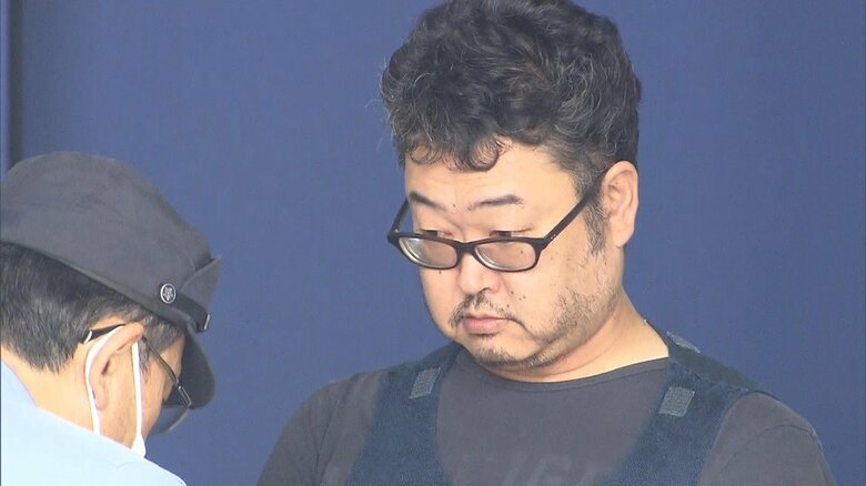 4日午前送検された長島朋生容疑者（43）