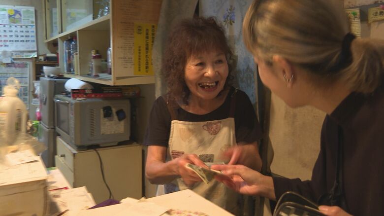 山岸さんと常連客（9月16日）
