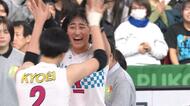 世代を代表する両エースが激突! 秋本美空を擁する共栄学園(東京)が連覇狙う就実(岡山)を振り切り19大会ぶりの決勝進出【春高バレー・女子準決勝】