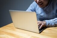 違法な短縮動画「ファスト映画」の被害は1年で956億円!? 摘発受けアカウント半減も…実態を聞いた