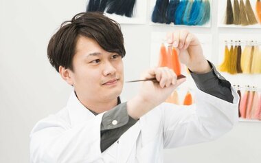 自分らしさをいつまでも。透明感のあるグレイカラーへの挑戦