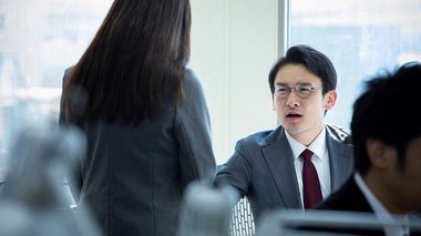 “密告者”にはなりたくない…同僚がパワハラ被害に遭っていたら、どうすればいい?