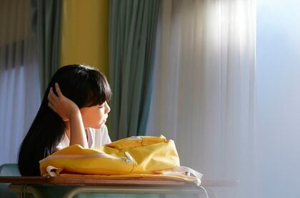 小学4～6年生の15％に「うつ症状」…コロナ禍で心の健康が悪化？親ができる対処法を医師に聞いた