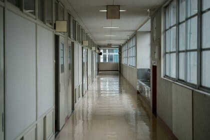 過去最多を更新し続ける「いじめ重大事態」。国が初の分析結果を公表、「交際トラブル」や「部活」もリスク要因に