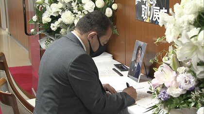 「大の友人、唯一ウクライナを訪問した日本の首相」コルスンスキー駐日大使が安倍元首相悼み記帳