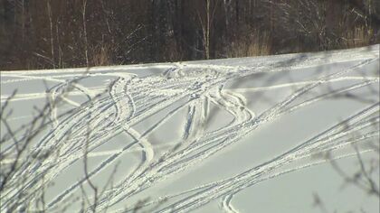 札幌市近郊の山林で“スノーバイク”同士が衝突―50代の男性2人を防災ヘリで搬送…現場周辺で複数人が雪上走行用バイクに乗っていた_北海道石狩市