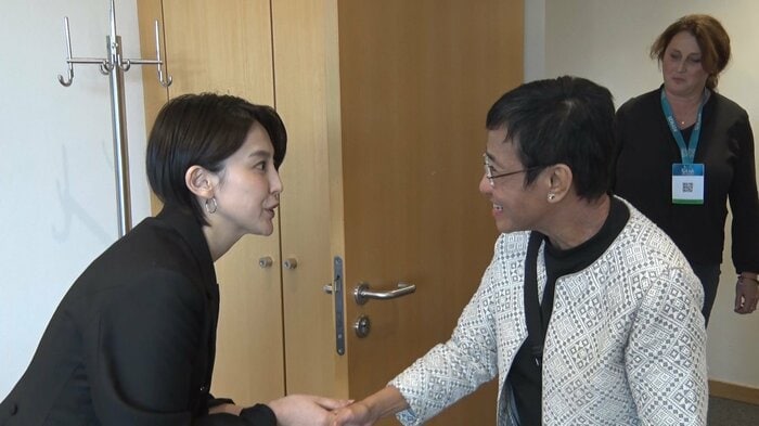 マリア・レッサ氏を30分にわたり単独インタビューした