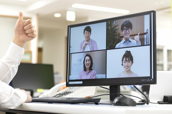 帰属意識は周囲の人々とのコミュニケーションがベースにあってのもの(画像はイメージ)