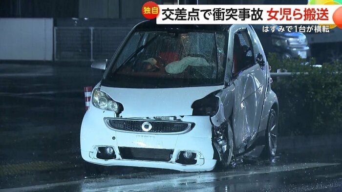 事故により大破した車