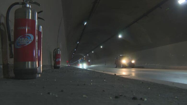 トンネルで車同士が正面衝突　大阪府の46歳男性が死亡　10代女性と20代男性の2人けが　対向車線にはみ出したか　現場周辺は約5時間通行止め　長野・下諏訪町の国道142号線｜FNNプライムオンライン