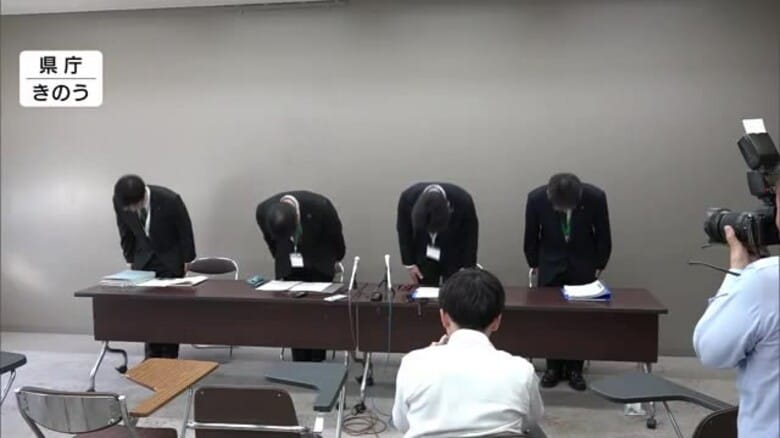 電車内や駅で複数の女子高校生を盗撮しようとした高校教師(50)と修学旅行などの積立金約98万円を横領した事務職員(28)を懲戒免職　新潟｜FNNプライムオンライン