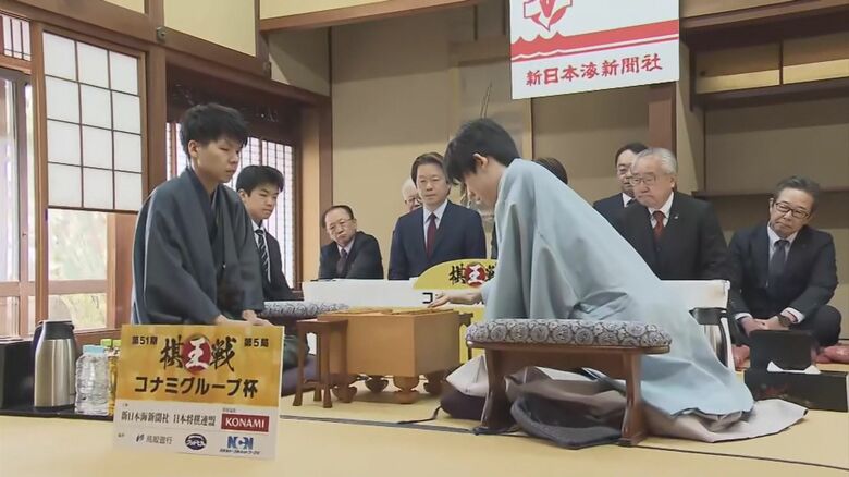 藤井聡太六冠が「棋王戦」逆転防衛！「スーパーはくと」で“鉄分”補給　『白星』呼び込んだ？ご当地おやつも話題に｜FNNプライムオンライン
