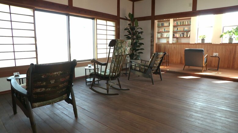 ゆっくりくつろげる空間が広がる店内