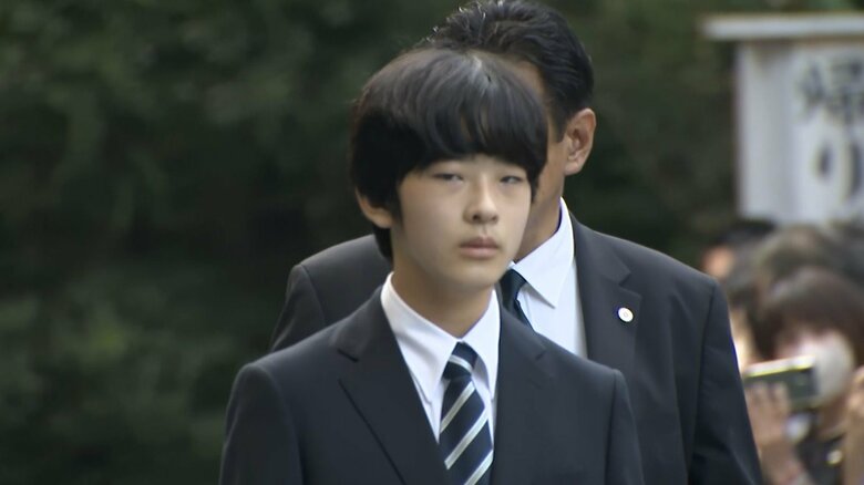 伊勢神宮「内宮」を参拝される悠仁さま